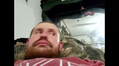 Snapshot of lovepussy98xb chatting on 10.17.25 lovepussy98xb online show from 10.17.25