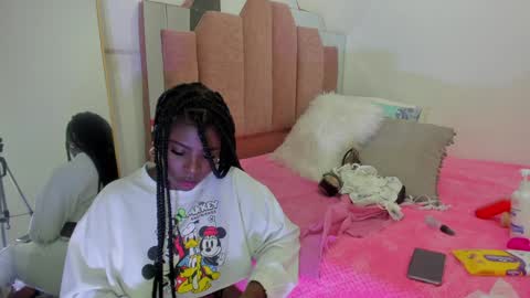 L O V E  online show from 02.01.25