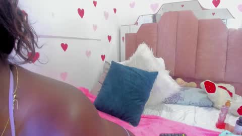 L O V E  online show from 02.21.25