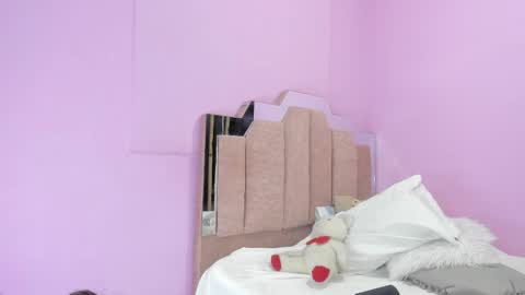 L O V E  online show from 09.18.25