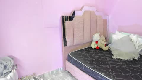 L O V E  online show from 09.21.25