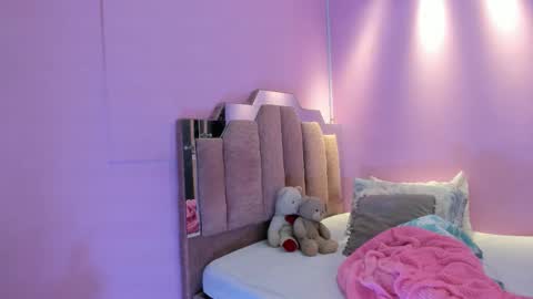 L O V E  online show from 02.01.26