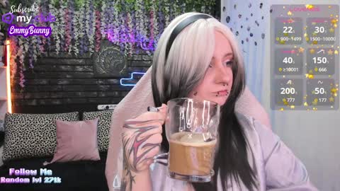 Snapshot of lover_emmy chatting on 02.04.25 Emmy online show from 02.04.25