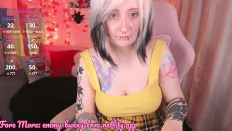 Snapshot of lover_emmy chatting on 10.07.25 Emmy online show from 10.07.25