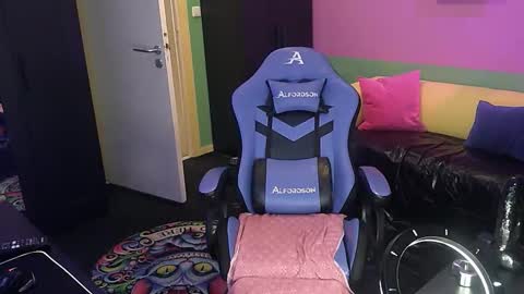 Snapshot of loverboy89hh chatting on 09.23.25 LoverBoy89HH online show from 09.23.25