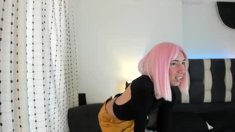 loverisu online show from 10.04.25