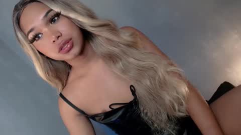 Snapshot of lovers_in_black chatting on 01.06.25 DJ Cumshooter online show from 01.06.25