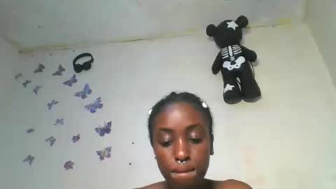 Snapshot of lovers_oncam chatting on 04.16.26 RedJoy online show from 04.16.26