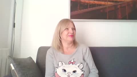 Marlyn online show from 02.20.25