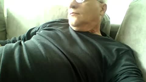 Snapshot of lovetightass251577 chatting on 04.18.26 lovetightass online show from 04.18.26