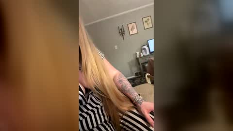 lovetubes1 online show from 04.26.26