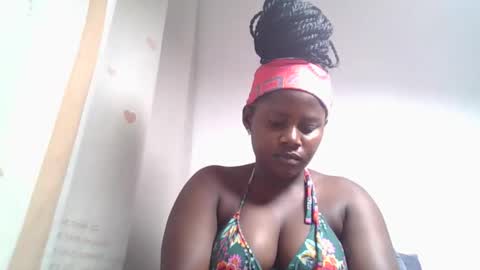 lovie_paula online show from 10.18.25