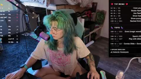 Snapshot of lovilyn24 chatting on 05.29.26 Lovilyn24 online show from 05.29.26