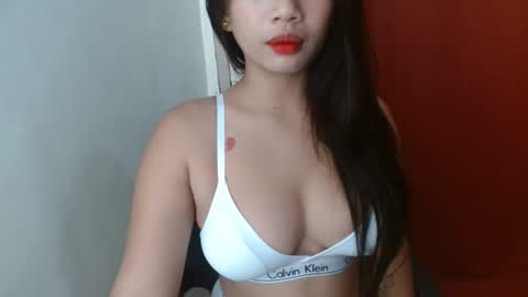 Snapshot of loving_ellah19 chatting on 10.20.25 loving_ellah19 online show from 10.20.25