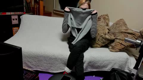 VECTORSTEVEPVT IS OPEN online show from 12.26.24