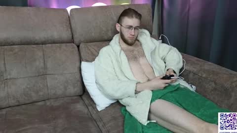 VECTORSTEVEPVT IS OPEN online show from 02.13.25