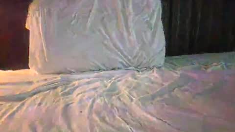 Snapshot of lozivelle chatting on 11.18.25 lozivelle online show from 11.18.25