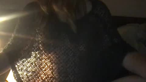 Snapshot of lozivelle chatting on 11.23.25 lozivelle online show from 11.23.25