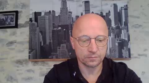 Snapshot of lrda49 chatting on 04.27.26 Espigle online show from 04.27.26