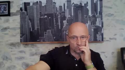Snapshot of lrda49 chatting on 04.29.26 Espigle online show from 04.29.26