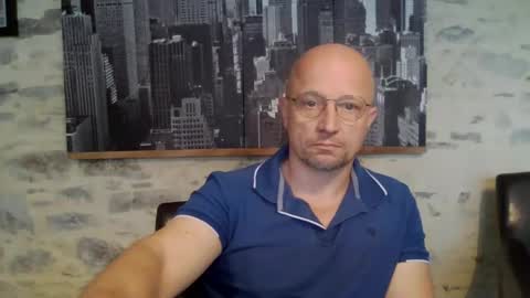 Snapshot of lrda49 chatting on 04.30.26 Espigle online show from 04.30.26