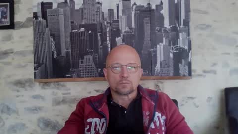 Snapshot of lrda49 chatting on 05.04.26 Espigle online show from 05.04.26
