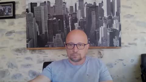 Snapshot of lrda49 chatting on 05.15.26 Espigle online show from 05.15.26