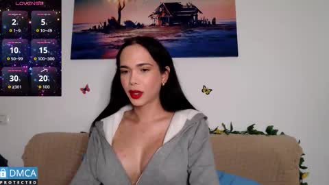 luara_ online show from 10.22.25
