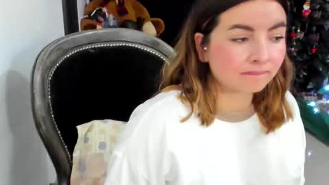 luara__01__lecat_1 online show from 12.15.25