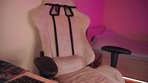 Luba online show from 11.04.25