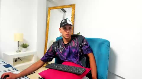 Snapshot of luca_gael chatting on 06.21.26 Luca Gael online show from 06.21.26