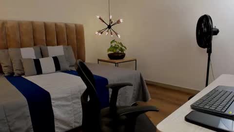 luca_morettii online show from 09.10.25