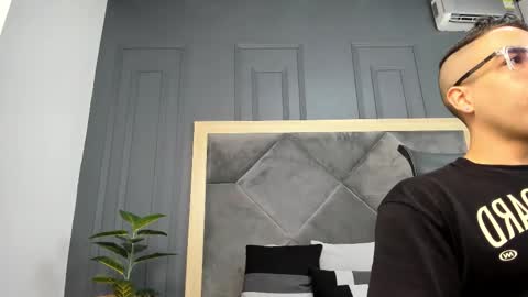 luca_morettii online show from 10.31.25