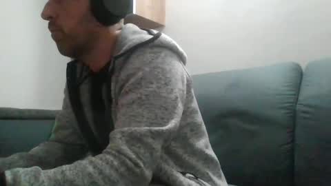 Snapshot of lucabeech88 chatting on 01.08.25 Luca online show from 01.08.25