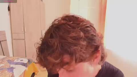 Snapshot of lucas_xo chatting on 09.12.25 lucas_xo online show from 09.12.25