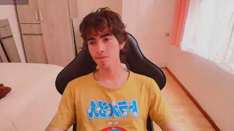 Snapshot of lucas_xo chatting on 09.16.25 lucas_xo online show from 09.16.25