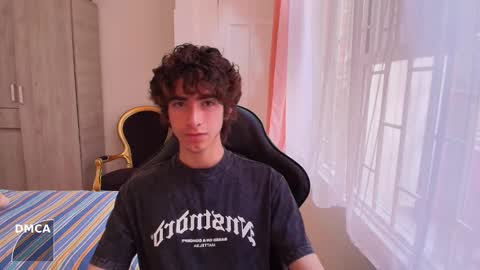 Snapshot of lucas_xo chatting on 10.01.25 lucas_xo online show from 10.01.25