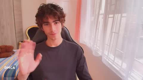 Snapshot of lucas_xo chatting on 10.04.25 lucas_xo online show from 10.04.25