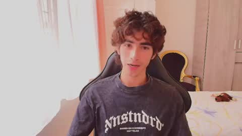 Snapshot of lucas_xo chatting on 10.06.25 lucas_xo online show from 10.06.25