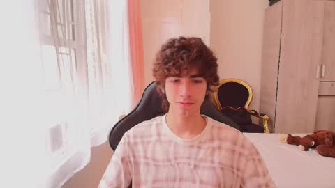 Snapshot of lucas_xo chatting on 10.09.25 lucas_xo online show from 10.09.25
