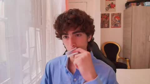 Snapshot of lucas_xo chatting on 10.14.25 lucas_xo online show from 10.14.25