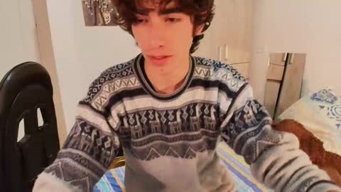 Snapshot of lucas_xo chatting on 10.18.25 lucas_xo online show from 10.18.25