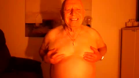 lucbottom031249 online show from 04.28.26