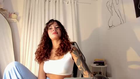 Lucia online show from 01.05.25