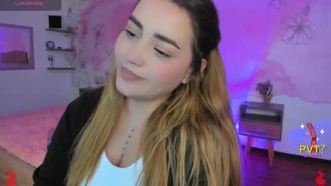 lucia star  online show from 02.13.25