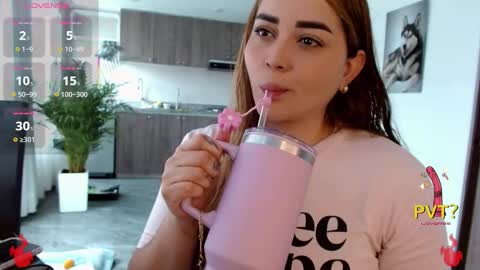 lucia star  online show from 11.22.25