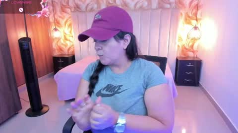Snapshot of lucia_vonne chatting on 05.25.26 Lucia Vonne online show from 05.25.26