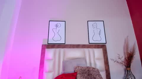Snapshot of luciaferrero chatting on 02.20.25 LuciaFerrero online show from 02.20.25