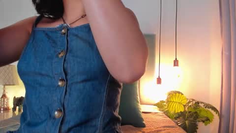 Snapshot of luciaferrero chatting on 03.07.25 LuciaFerrero online show from 03.07.25