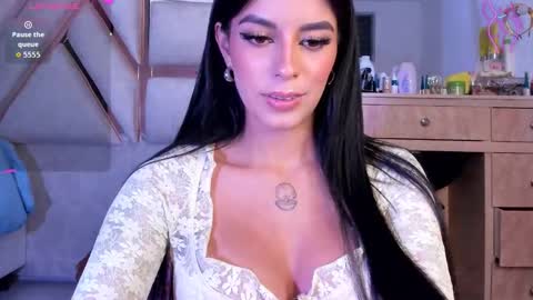 Snapshot of luciajhonnes chatting on 11.26.25 LuciaJhonnes online show from 11.26.25